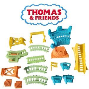 Fisher-Price Thomas & Friends TrackMaster Glowing Mine Set Glow in the Dark Set